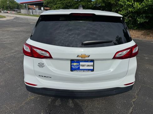 Certified 2019 Chevrolet Equinox LS w/ LS Convenience Package FWD image 4