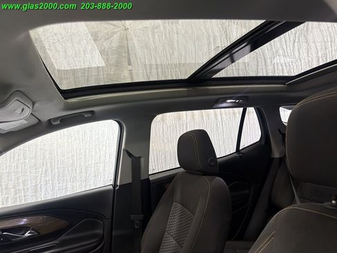 Used 2018 GMC Terrain SLE w/ Driver Convenience Package AWD/4WD image 12