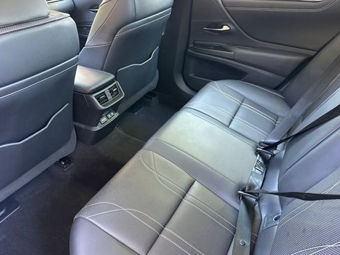 Used 2019 Lexus ES 300h w/ Accessory Package 2 FWD image 27