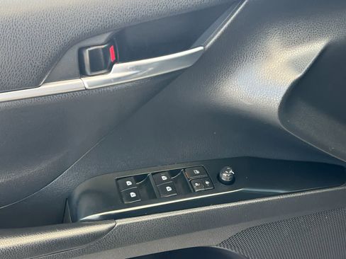 Used 2020 Toyota Camry SE w/ Carpet Mat Package FWD image 13