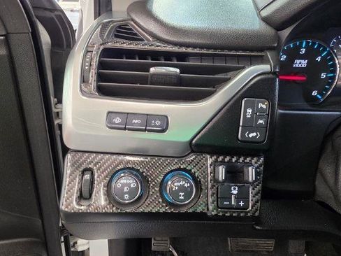 Used 2018 Chevrolet Tahoe Premier AWD/4WD image 14