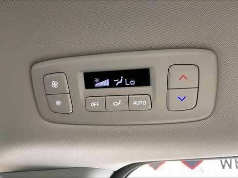 Used 2026 Kia Carnival FWD image 16