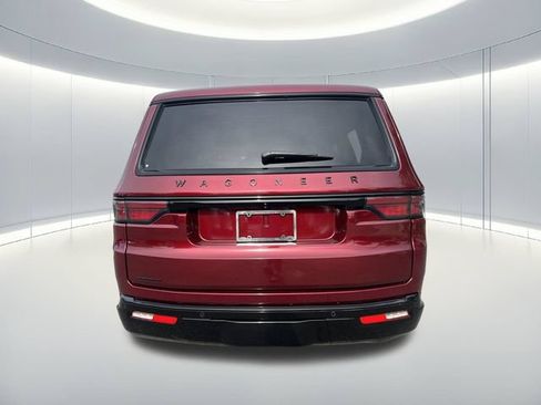 Used 2023 Jeep Wagoneer Series II AWD/4WD image 4