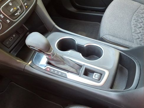 Certified 2022 Chevrolet Equinox LT FWD image 11