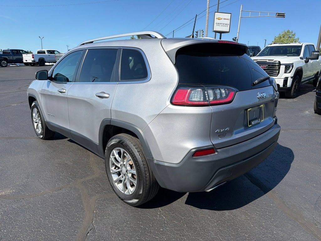 Used 2019 Jeep Cherokee Latitude Plus w/ Cold Weather Group AWD/4WD image 5