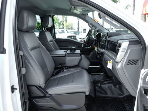 Used 2024 Ford F250 XL w/ XL Chrome Package image 38