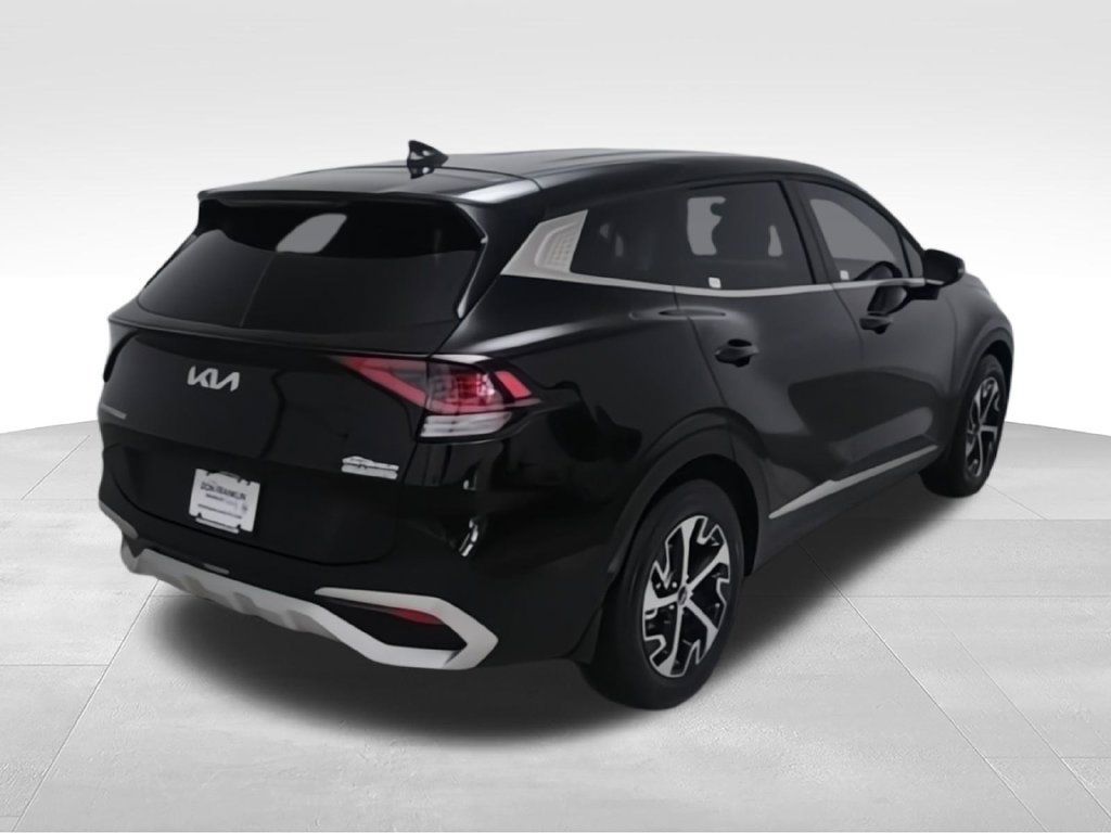 Used 2025 Kia Sportage EX FWD image 8