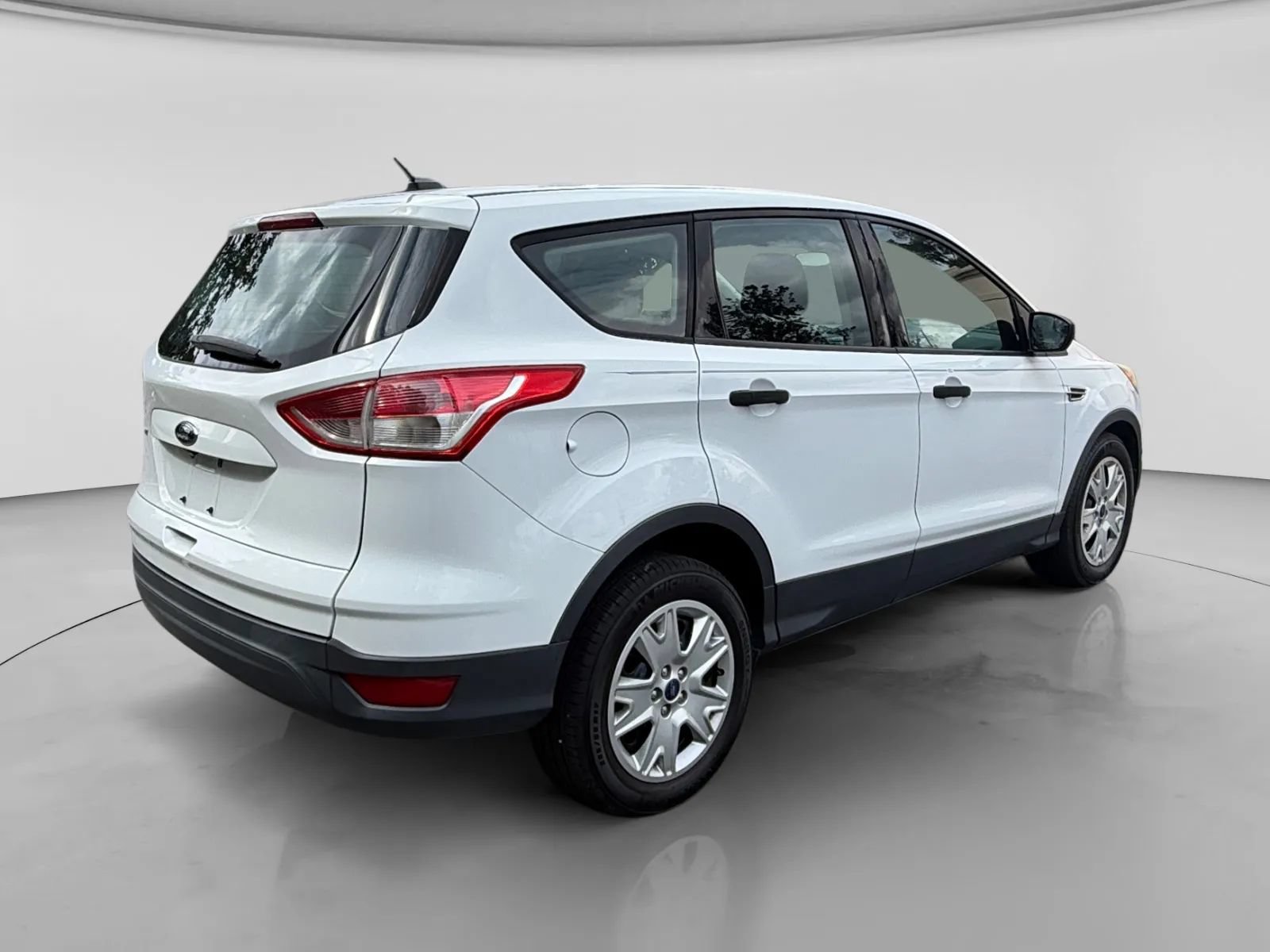 Used 2016 Ford Escape S FWD image 5