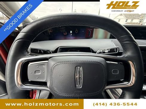 Used 2024 Lincoln Nautilus Reserve AWD/4WD image 11
