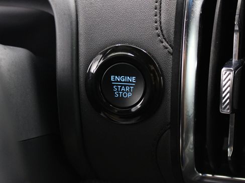 Used 2025 Ford Expedition Tremor AWD/4WD image 18