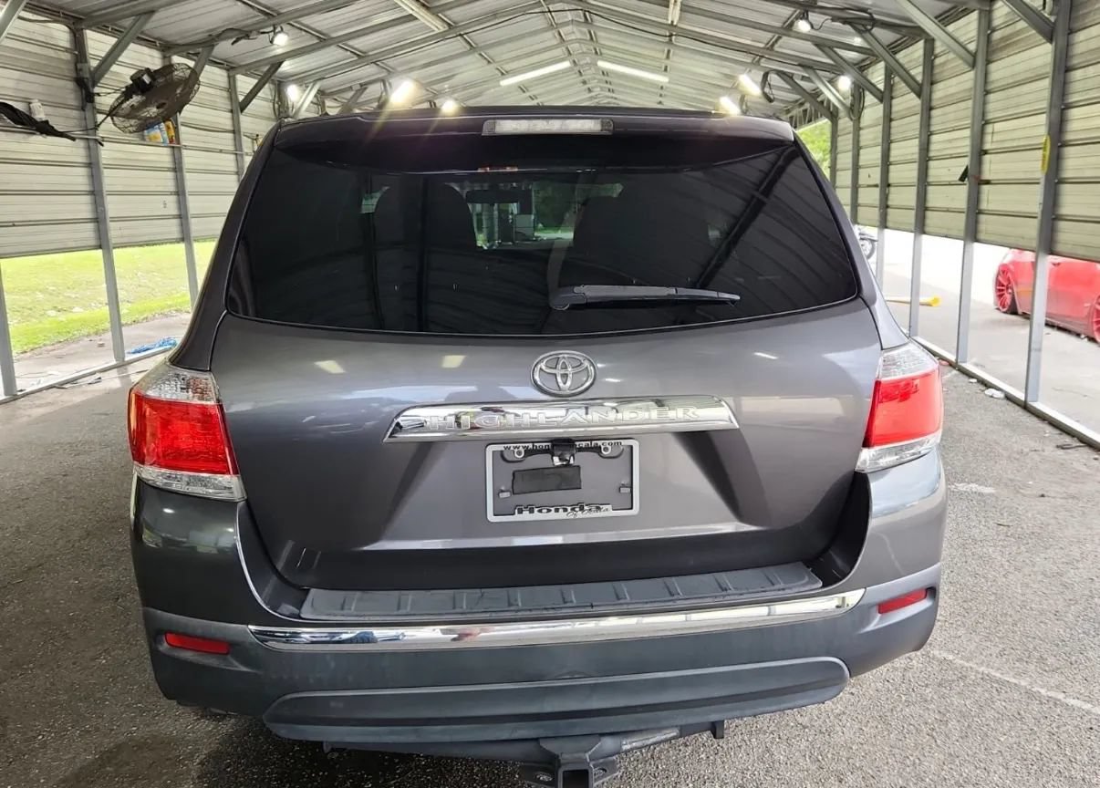 Used 2013 Toyota Highlander FWD image 5