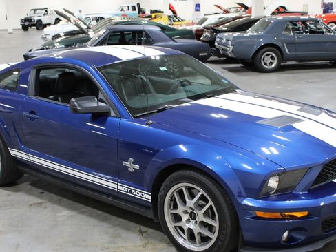 Used 2007 Ford Mustang Shelby GT500 RWD image 32