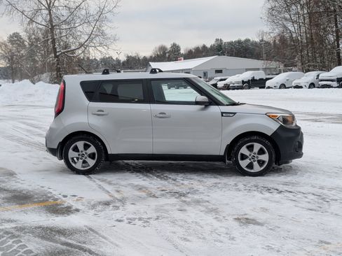 Used 2018 Kia Soul image 11
