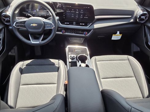 New 2026 Chevrolet Equinox LT w/ Convenience Package II FWD image 7