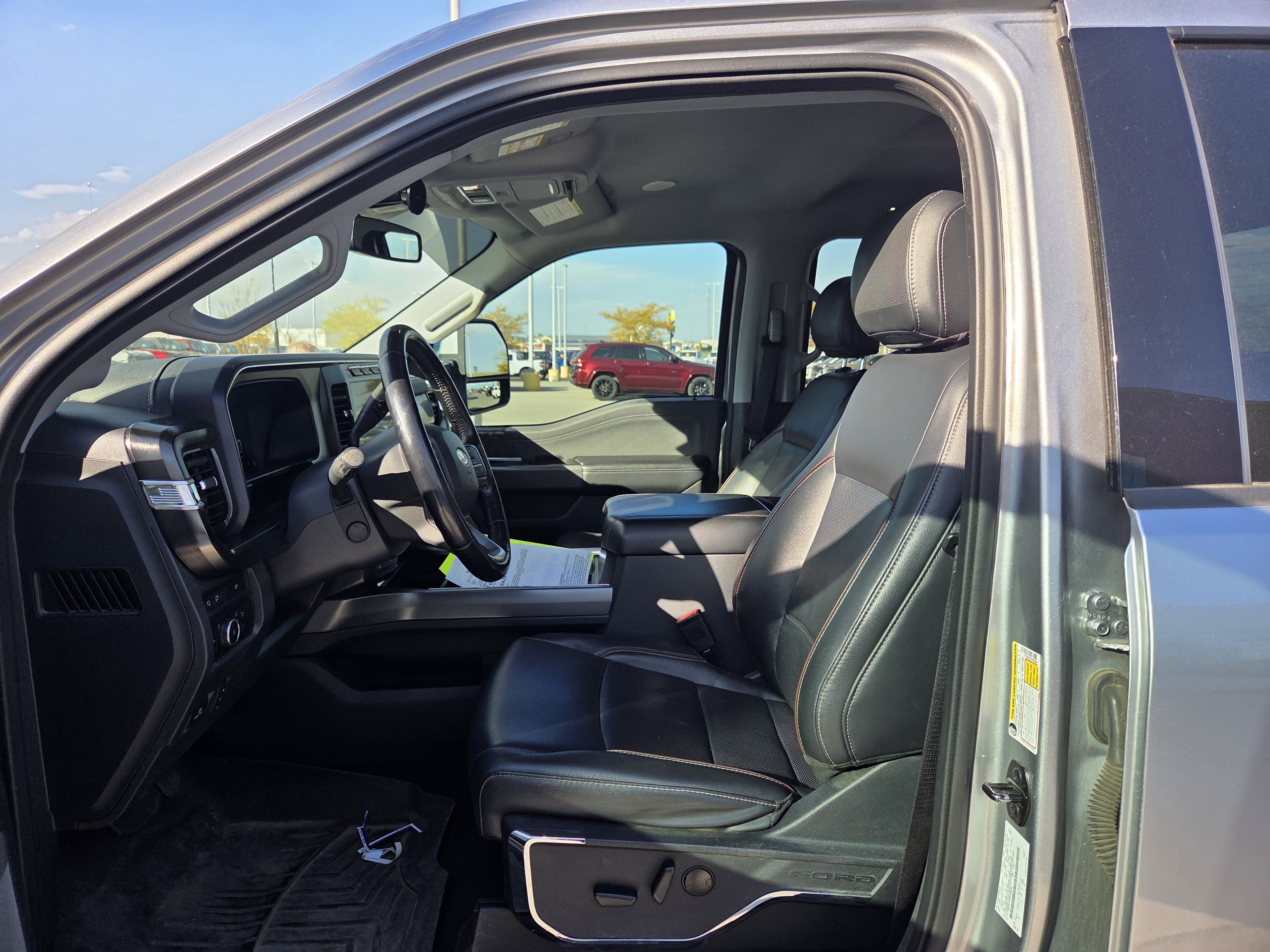 Used 2023 Ford F350 Lariat w/ Lariat Ultimate Package AWD/4WD image 7