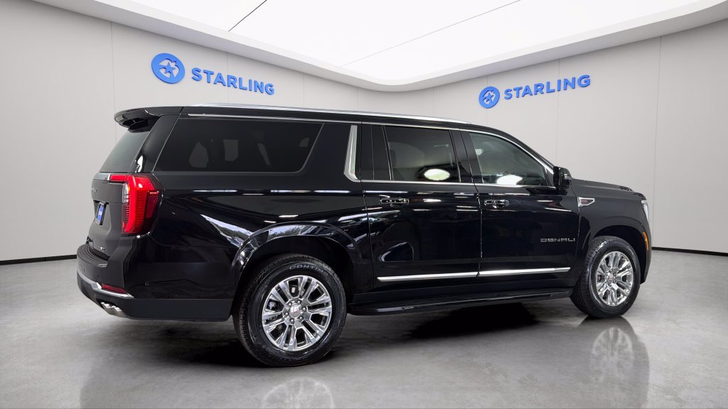 Used 2025 GMC Yukon XL Denali AWD/4WD image 10