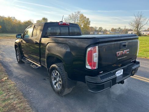 Used 2022 GMC Canyon AT4 image 5