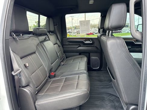 Used 2024 Chevrolet Silverado 2500 High Country w/ High Country Premium Package AWD/4WD image 17