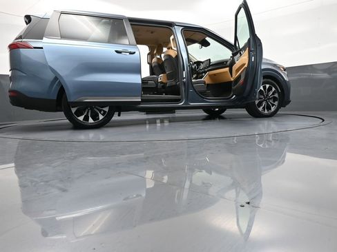 Used 2024 Kia Carnival EX FWD image 49
