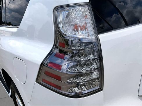 Used 2020 Lexus GX 460 Premium w/ Premium Package AWD/4WD image 29
