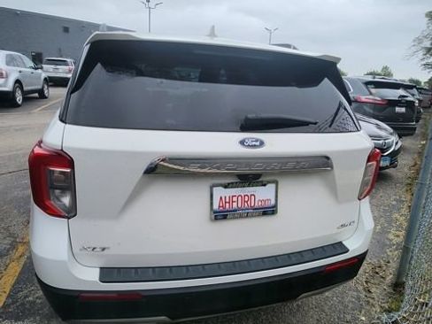 Used 2023 Ford Explorer XLT w/ Equipment Group 202A AWD/4WD image 13