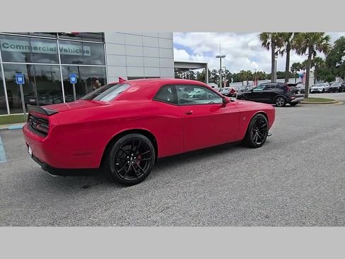 Used 2019 Dodge Challenger R/T Scat Pack w/ Shaker Package RWD image 33