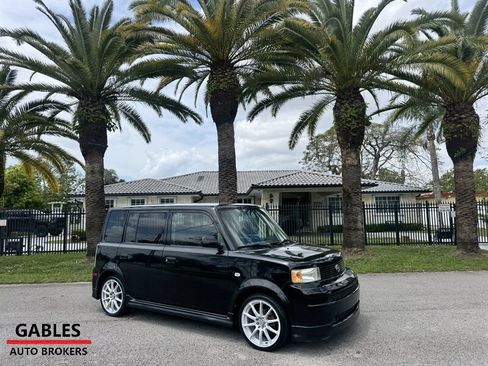 Used 2005 Scion xB image 1
