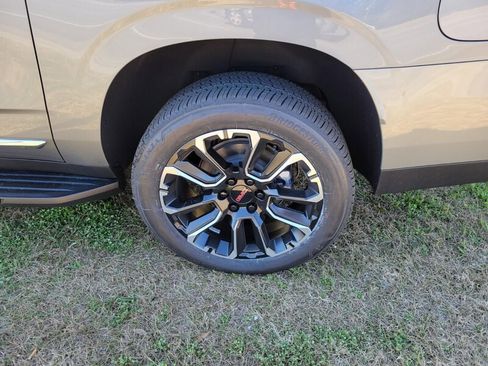 New 2026 GMC Yukon XL Elevation RWD image 9