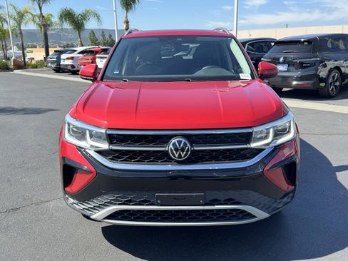 Used 2022 Volkswagen Taos SEL w/ Panoramic Sunroof Package image 3