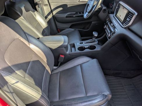 Used 2021 Kia Sportage EX w/ EX Technology Package image 24