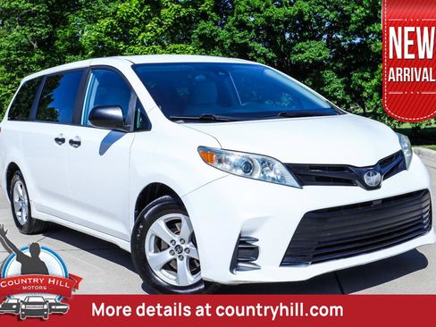 Used 2019 Toyota Sienna L FWD image 1