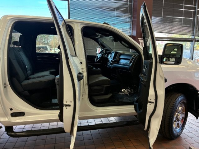Used 2024 RAM 2500 Big Horn AWD/4WD image 34