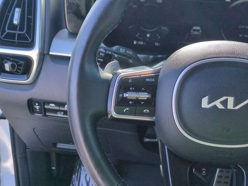 Certified 2023 Kia Sorento SX AWD/4WD image 18