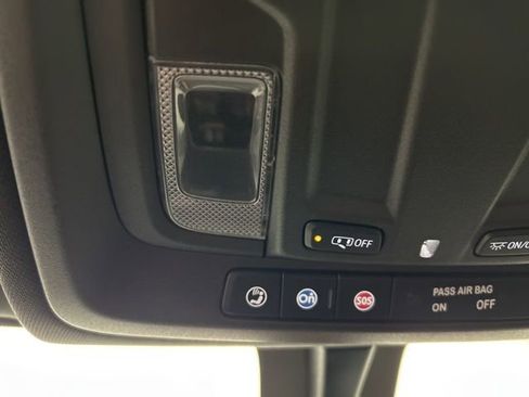 Used 2022 GMC Sierra 2500 AT4 image 14