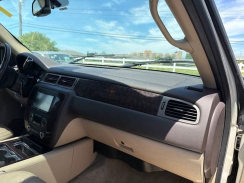Used 2010 GMC Yukon Denali AWD/4WD image 25