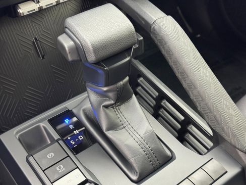 Used 2025 Toyota Tacoma SR5 image 30