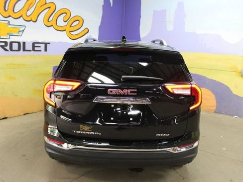 Used 2023 GMC Terrain SLT w/ LPO, Floor Liner Package AWD/4WD image 3