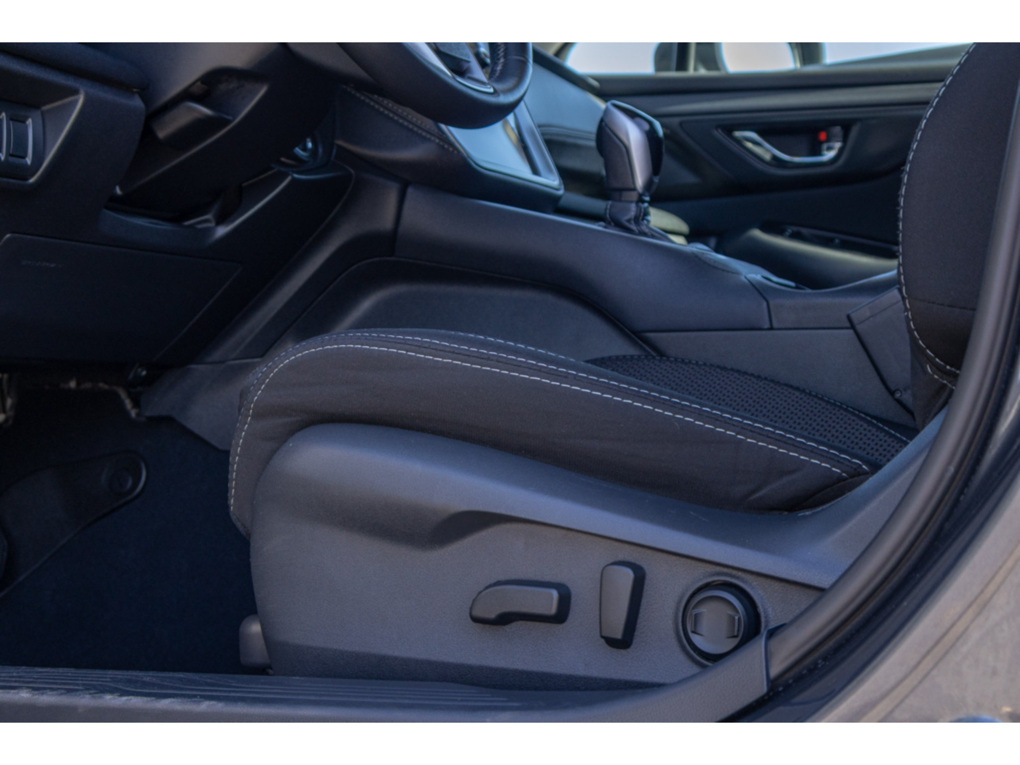 Certified 2025 Subaru Outback Premium AWD/4WD image 16