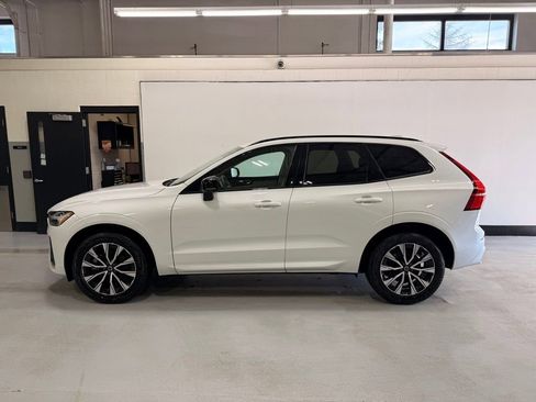 Used 2025 Volvo XC60 B5 Core w/ Climate Package AWD/4WD image 2