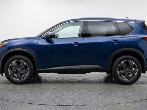 Used 2025 Nissan Rogue SV image 5