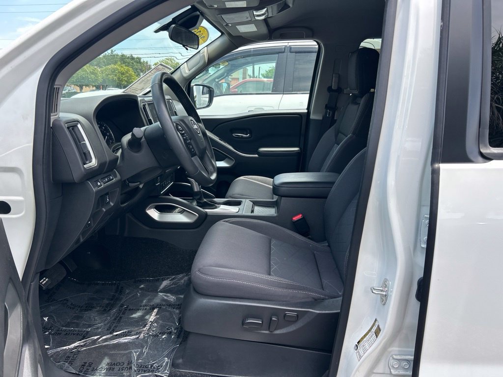 Certified 2025 Nissan Frontier SV w/ SV Convenience Package AWD/4WD image 17