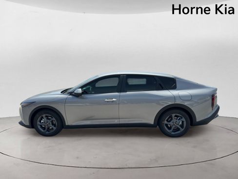 New 2026 Kia K4 FWD image 6