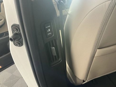 Certified 2023 Honda Odyssey EX-L image 9