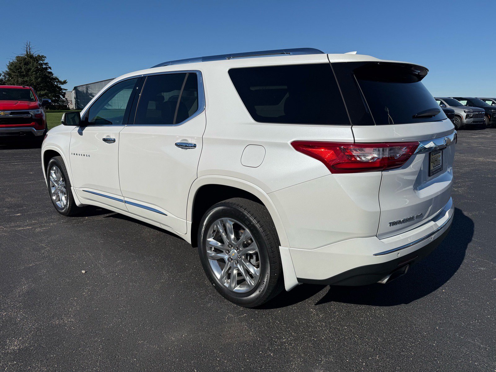 Used 2021 Chevrolet Traverse High Country w/ LPO, Floor Liner Package AWD/4WD image 3