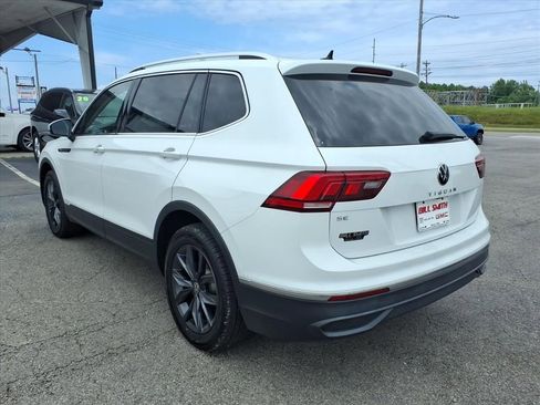 Used 2022 Volkswagen Tiguan SE w/ Panoramic Sunroof Package FWD image 5