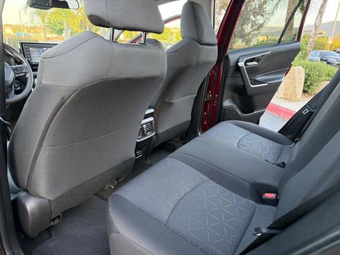 Used 2022 Toyota RAV4 XLE w/ Convenience Package FWD image 29