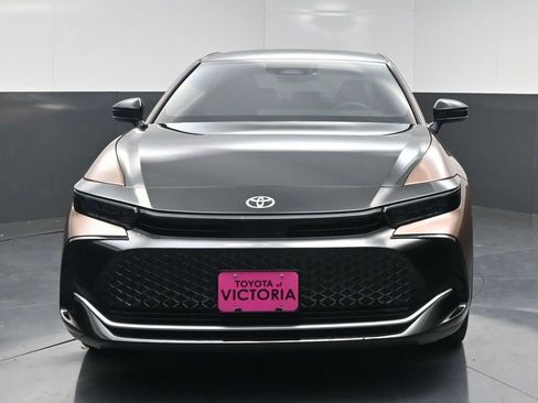 Used 2025 Toyota Crown Platinum image 17