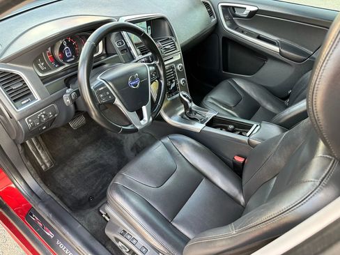 Used 2016 Volvo XC60 T5 Premier w/ Proximity Package image 13