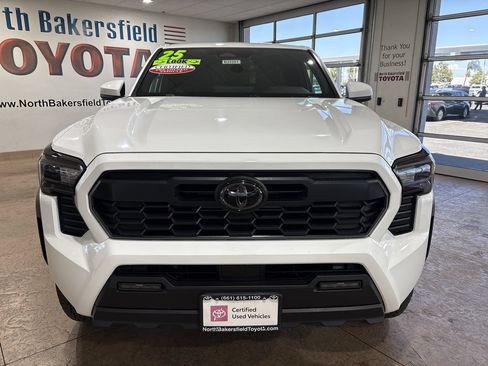 Certified 2025 Toyota Tacoma TRD Off-Road AWD/4WD image 5