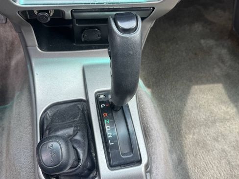 Used 2002 Toyota 4Runner SR5 AWD/4WD image 25